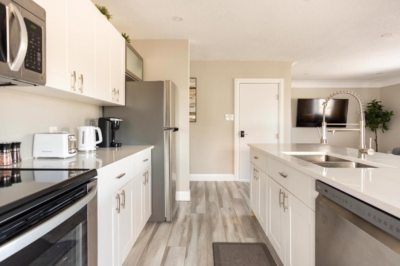 Entire 2 Bedroom Apartment Downtown - U3 Γουότερλου Εξωτερικό φωτογραφία