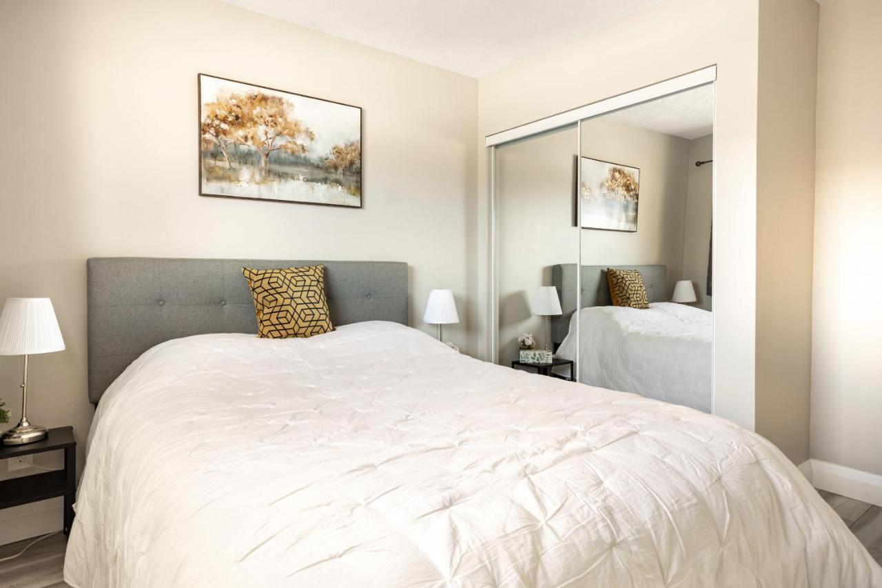Entire 2 Bedroom Apartment Downtown - U3 Γουότερλου Εξωτερικό φωτογραφία