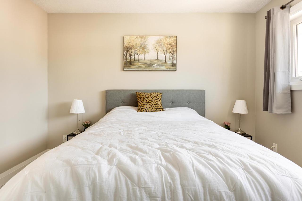 Entire 2 Bedroom Apartment Downtown - U3 Γουότερλου Εξωτερικό φωτογραφία